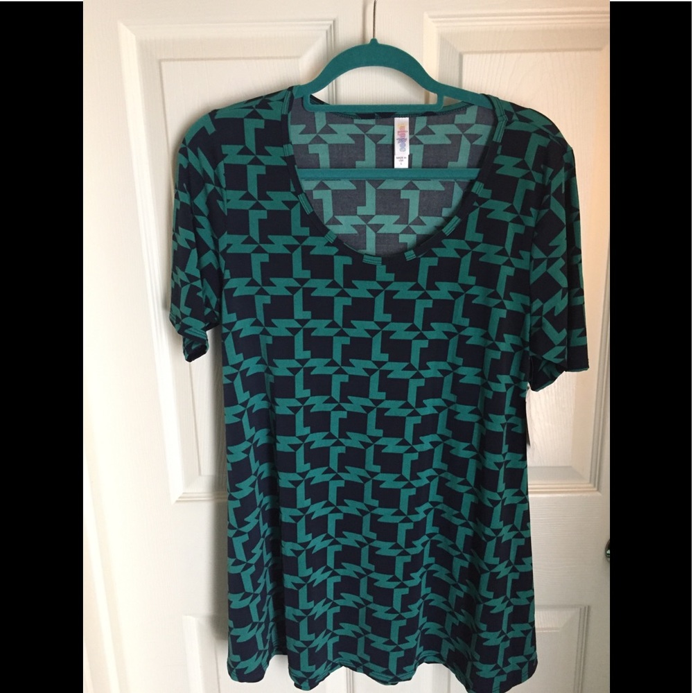 NWT Perfect t w/ geometric teal/navy pattern